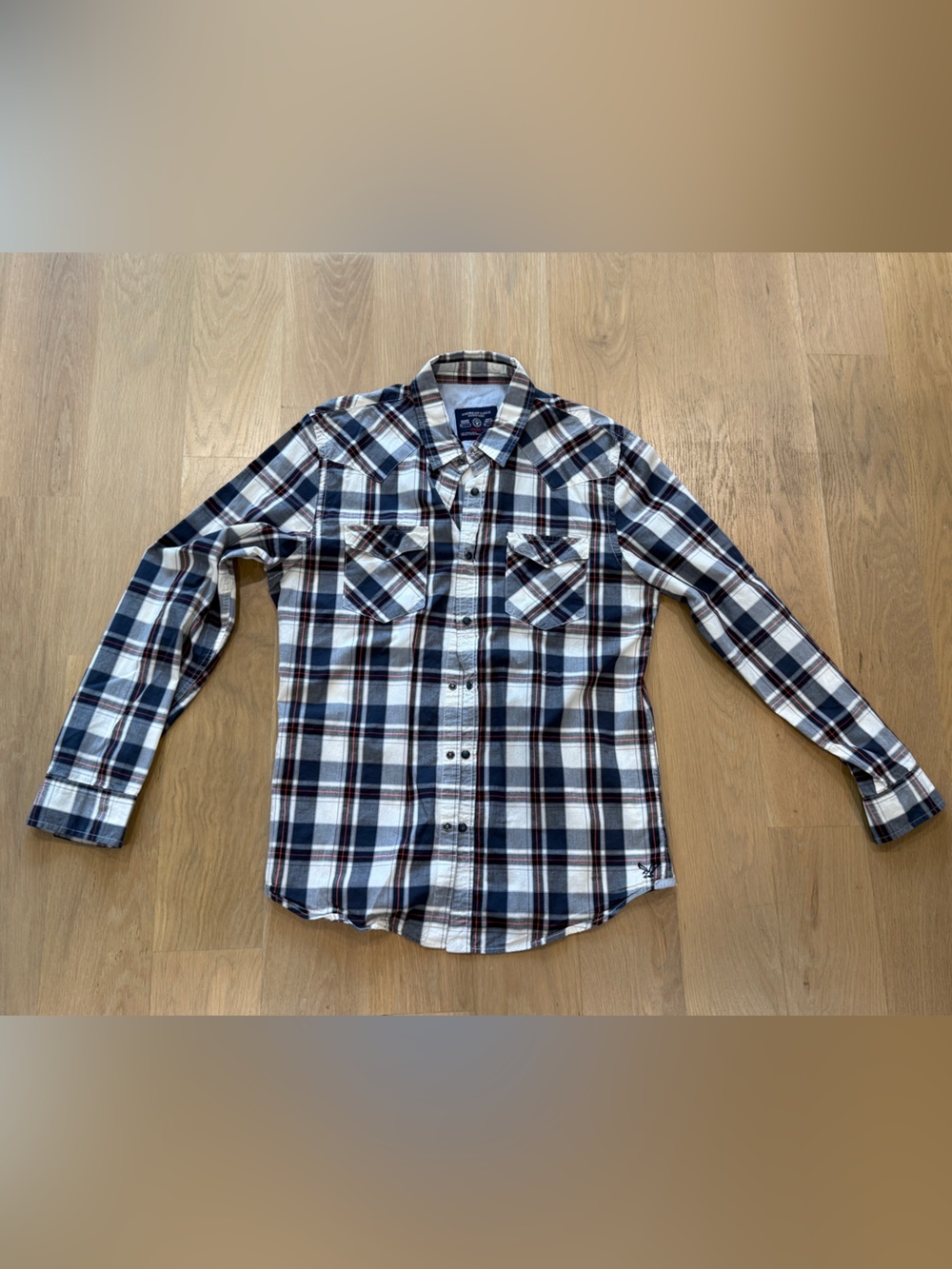 American Eagle Outfitters White and Navy Plaid Button-Down Shirt